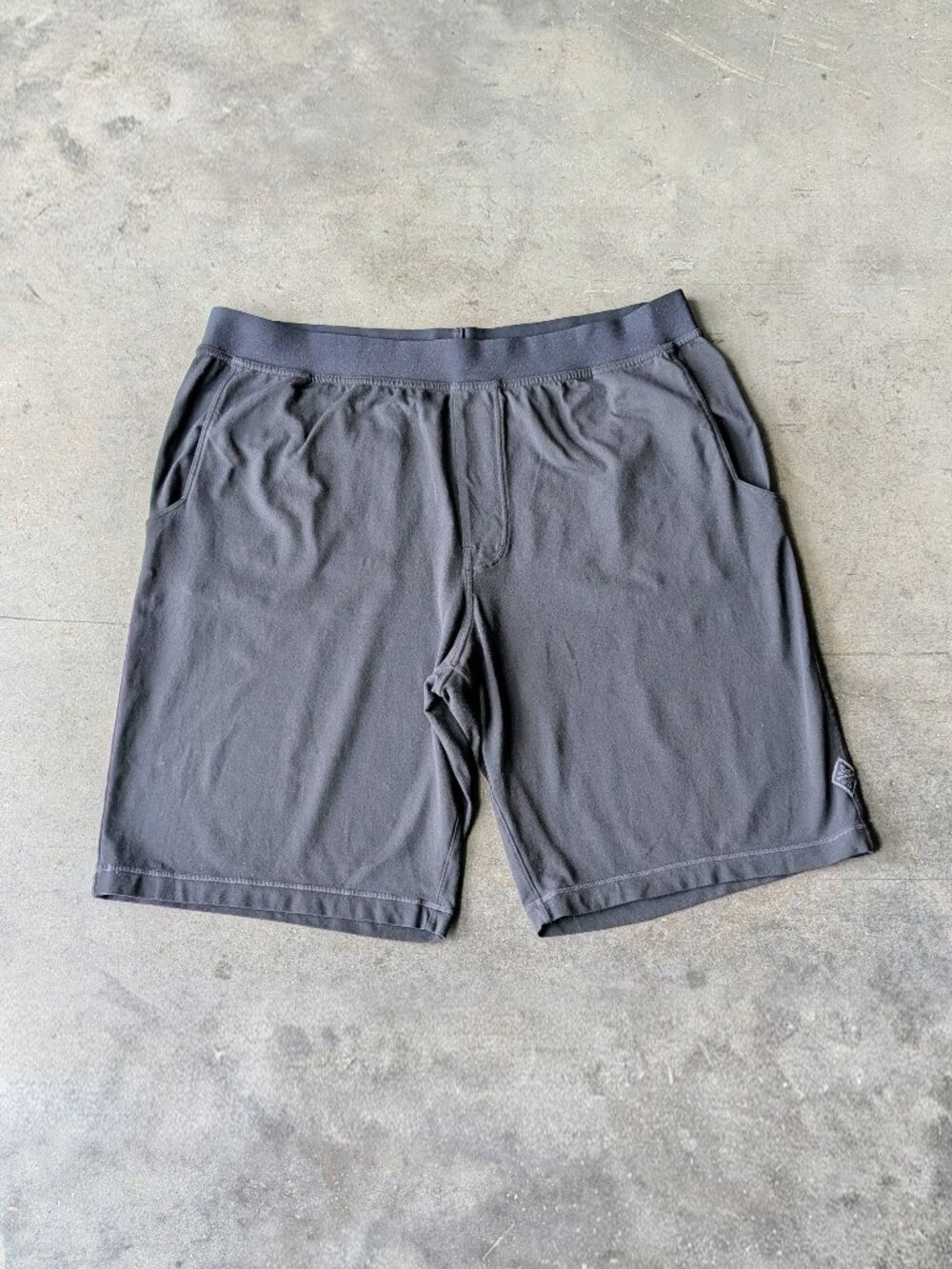 Prana Men's Super Mojo II Short 10" Inseam Black Athletic Yoga Shorts size XL